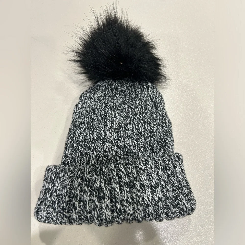 Obermeyer Women's Fir FF Beanie Black White Hat Pom Pom NWT
